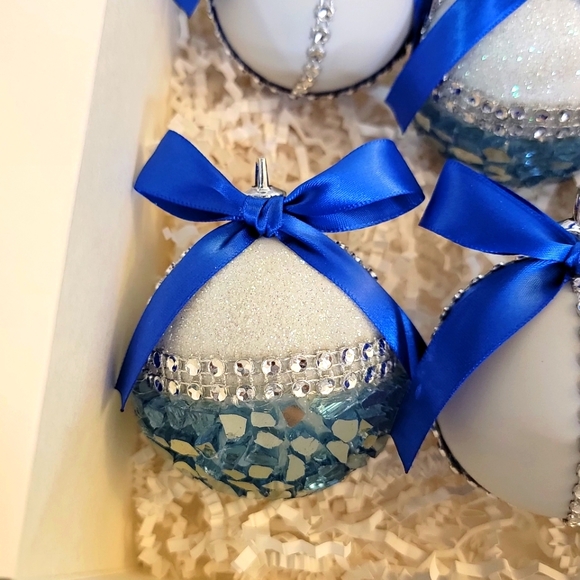 6pc white and royal blue ornament set - Picture 5 of 5